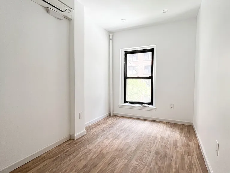 154 E 39th St #3 — Photo 4