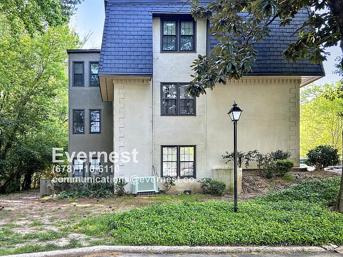 76 De Arc Pl NW — Photo 1