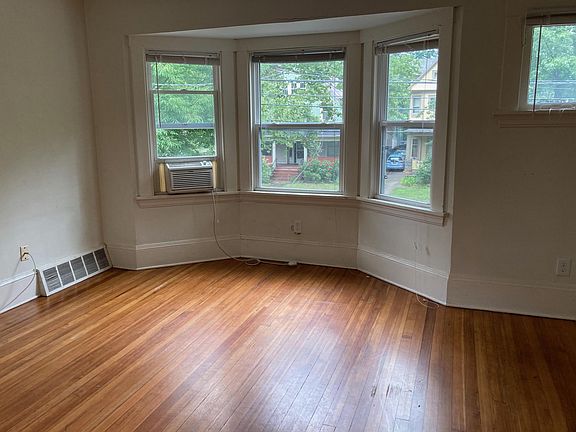 Living room facing Franklin Blvd.