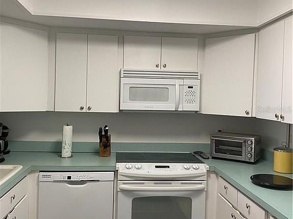4th image of 2615 Cove Cay Dr Unit 104