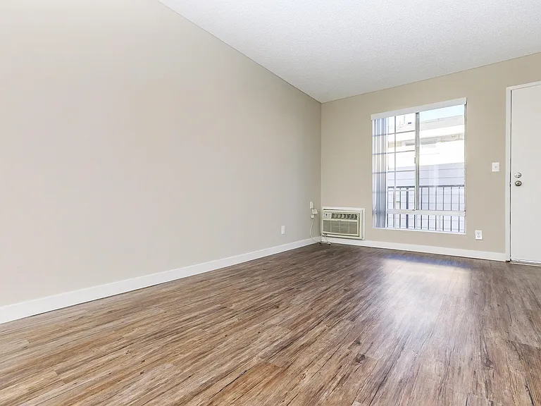 Lake Balboa Townhomes — Photo 5