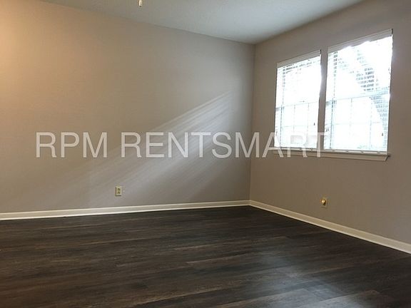 4th image of 7406 Shadow Hill Dr APT 101
