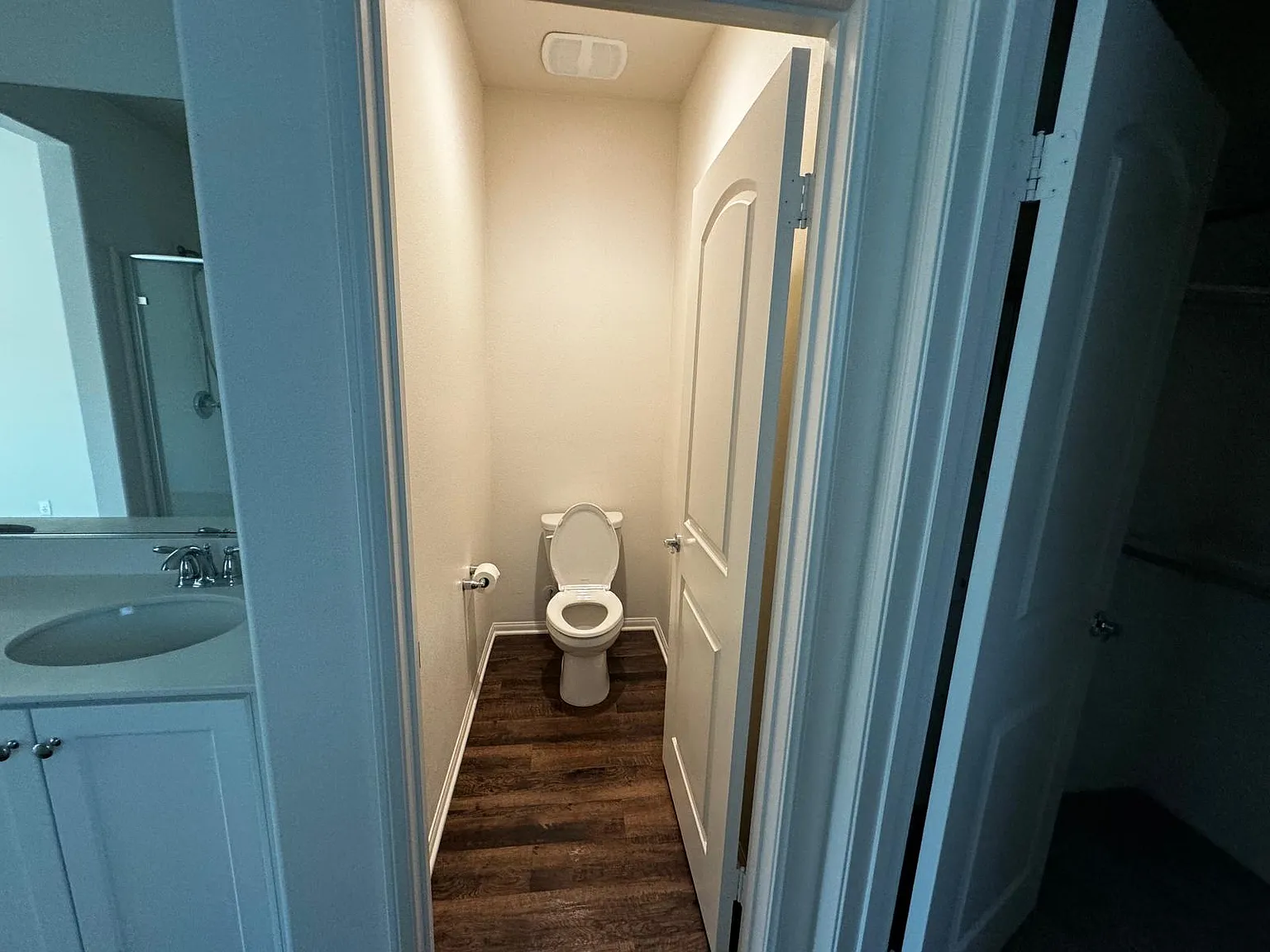 3 bed, 1895 sqft, $3,295 — Photo 4