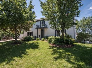 657 NW Brookhaven Dr, Lees Summit, MO 64081