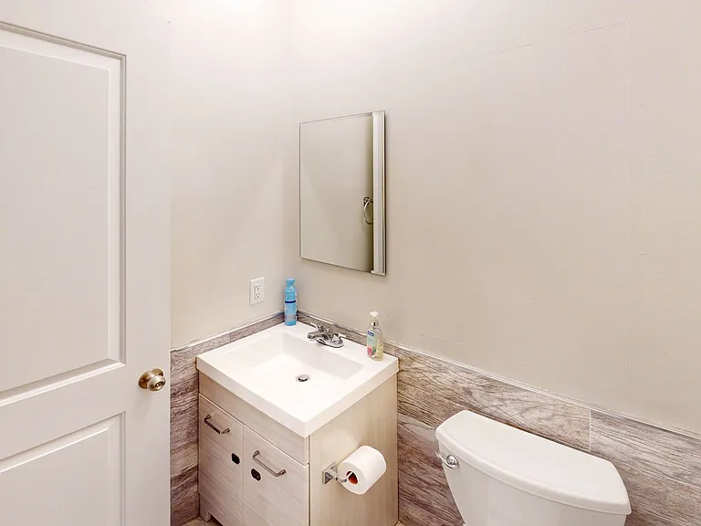 471 Whalley Ave #P — Photo 13
