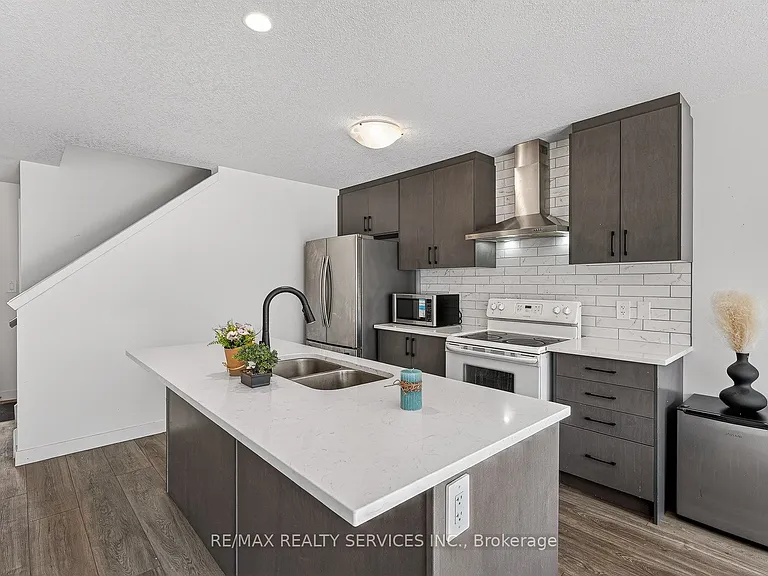 95 Queensbrook Cres — Photo 15