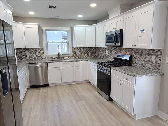 2nd image of 5924 5th Ave S