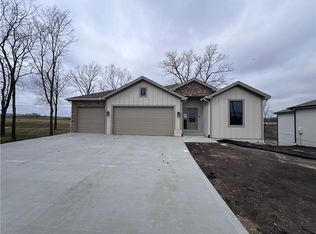 698 Salem Rd, Lawson, MO 64062