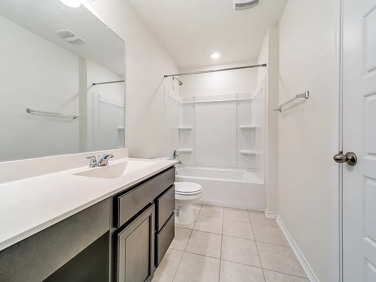 2423 Lazo Smt — Photo 9
