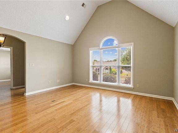 5th image of 15572 Brookstone Dr