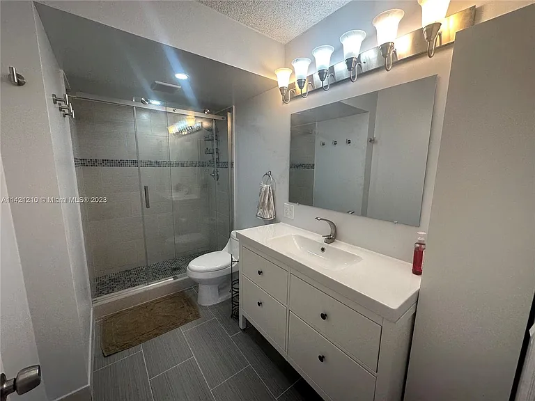 401 Golden Isles Dr #603 — Photo 16