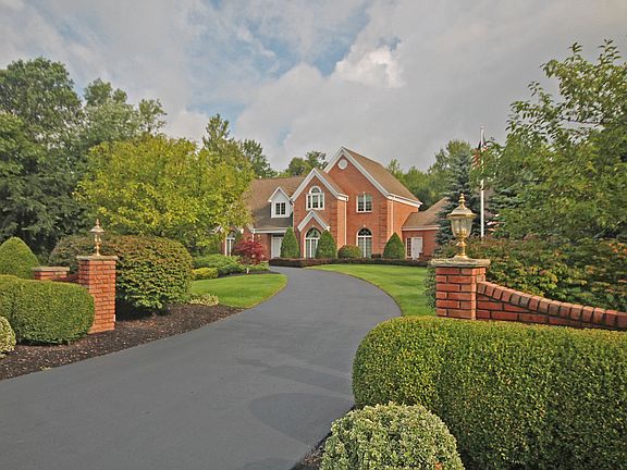 2nd image of 8830 Cambridge Ct
