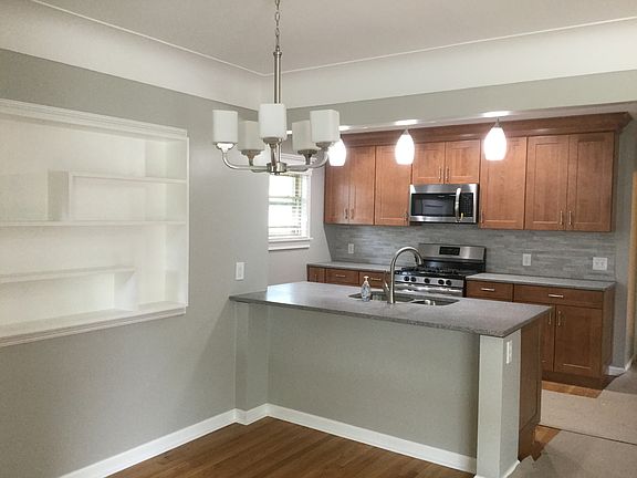 2nd image of 754 Kings Hwy