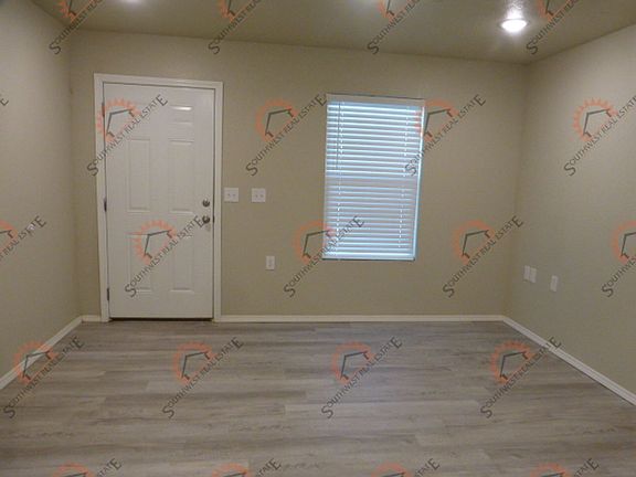 4th image of 108 Wicks Ave #D