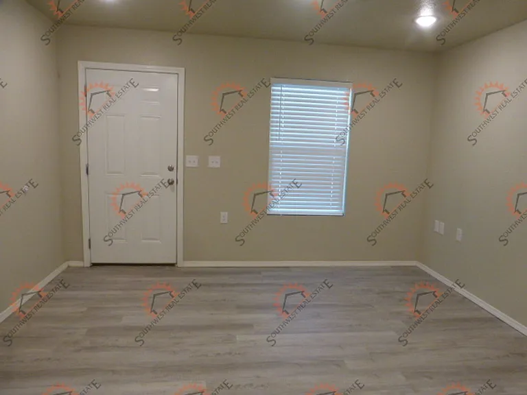 108 Wicks — Photo 4