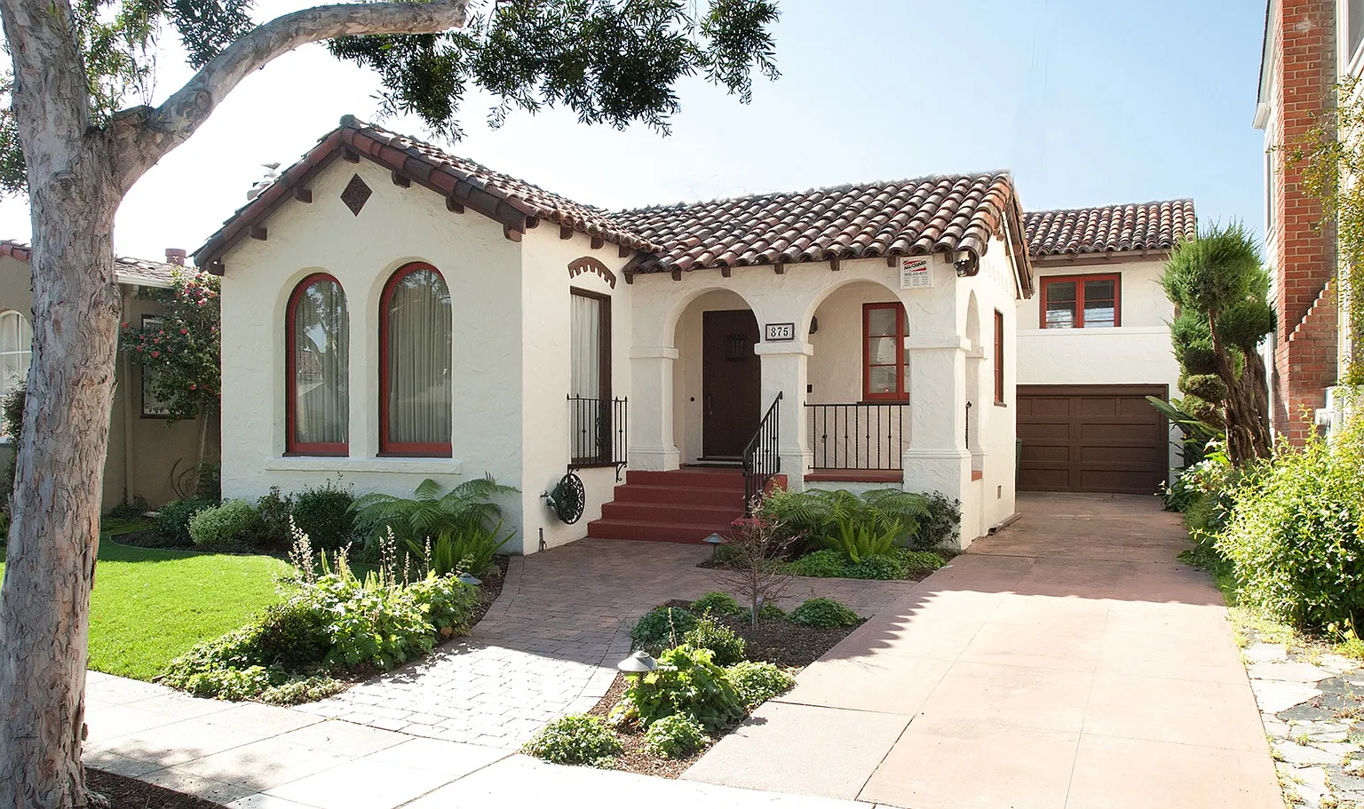 875 Arbor Dr photo 1