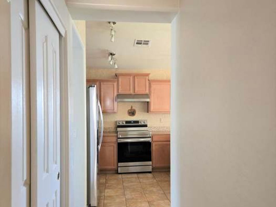 1st image of 11531 W Green Dr