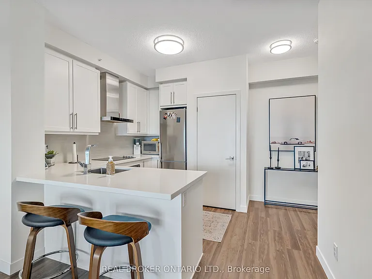 2093 Fairview St #607 — Photo 4