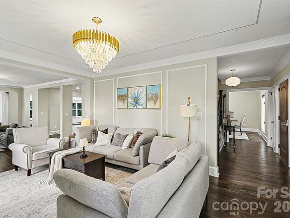 5th image of 2814 Winding Oak Dr