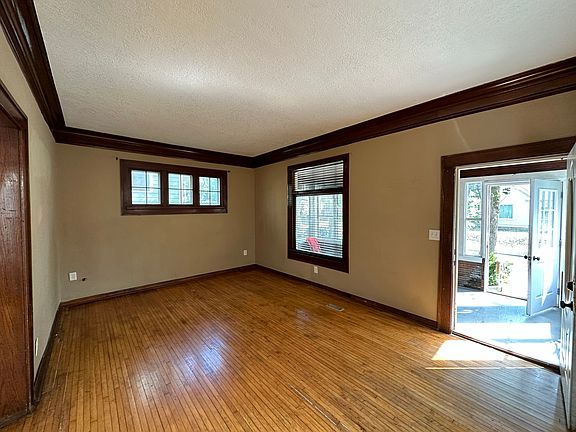 4th image of 2943 Bryant Ave N