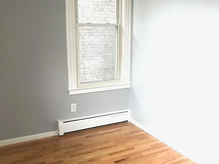 133 Howe St — Photo 6