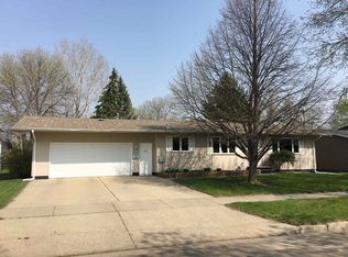 2136 7th St NW, Minot, ND 58703