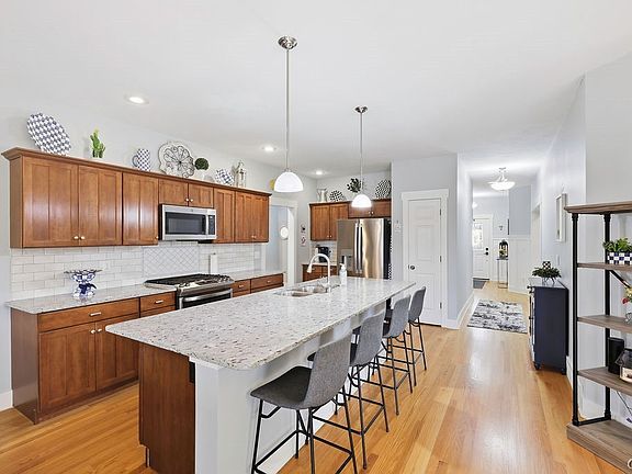 5th image of 8193 Fenimore Ct