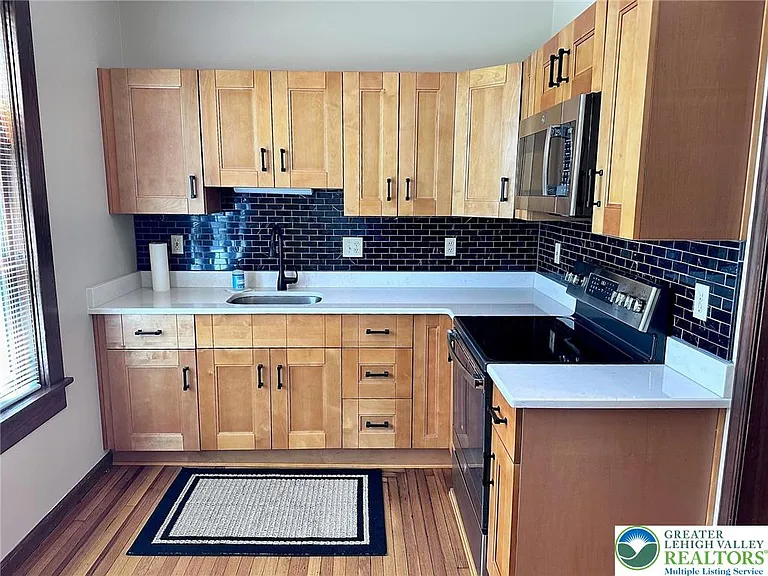 843 Main St — Photo 4