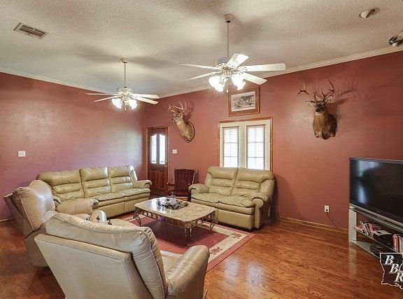 4th image of 100 Shelly Ct