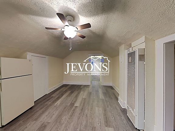 5th image of 118 D St SW APT 3