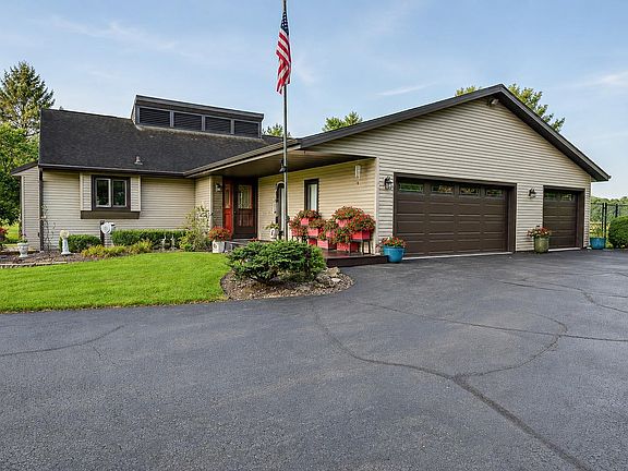 2nd image of 5837 N Valley Dr