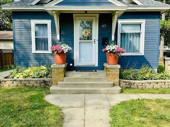 117 4th Ave SW, Watertown, SD 57201