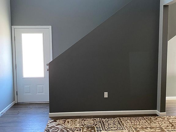 4th image of 204 Carey St