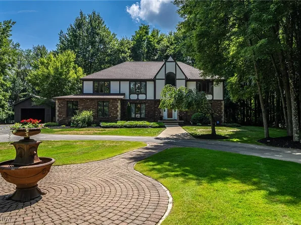38450 Pettibone Rd, Solon, OH 44139