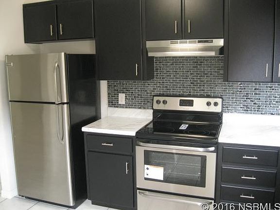 3rd image of 2320 Woodland Dr