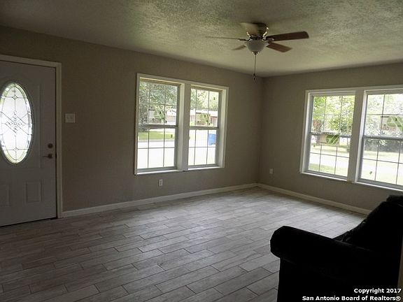 2nd image of 118 Berwick Dr