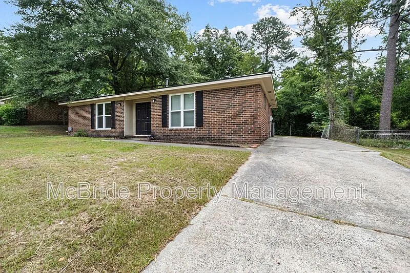 3 bed, 1.5 bath, 1201 sqft, $1,250 — Photo 2