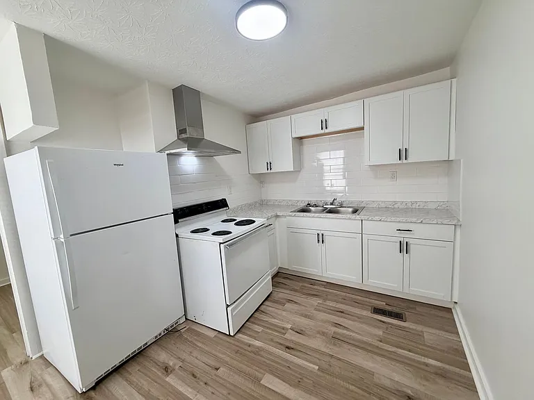 531 Smith St — Photo 1