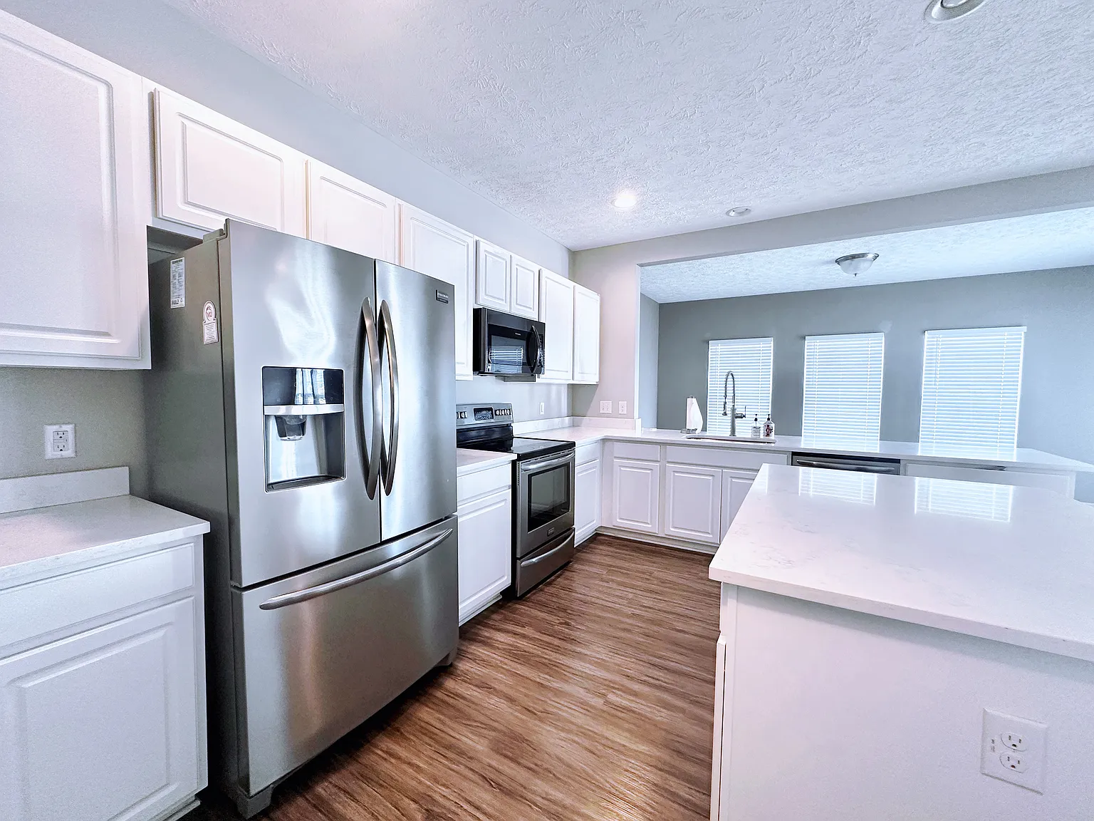 37571 Tail Feather Dr — Photo 3