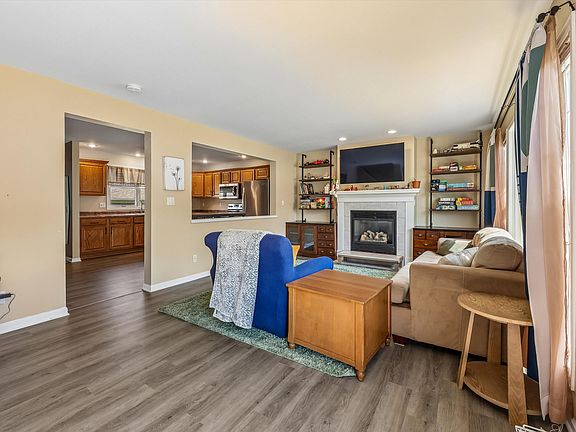 4th image of 2711 Bristol Dr