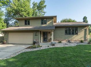 1604 E 55th St, Sioux Falls, SD 57103