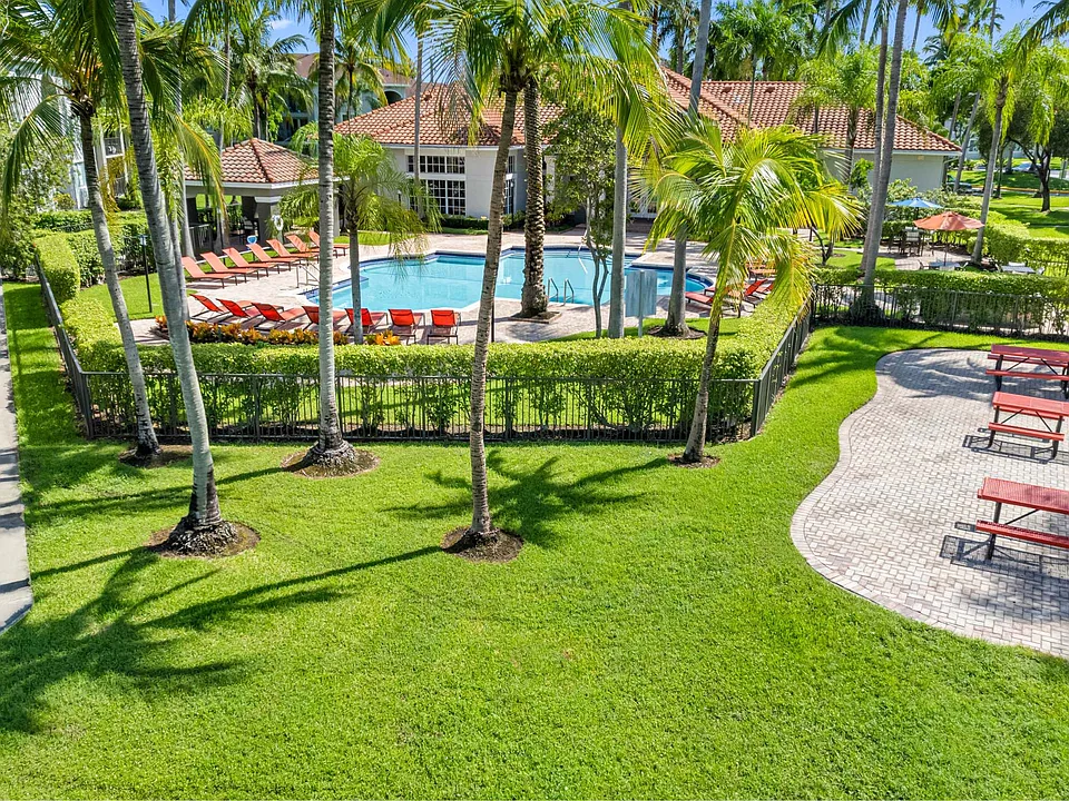 Tamarac FL apartments For Rent | Coral Vista Luxury Apartments | Apartments near Coral Springs