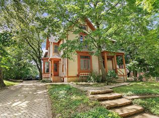 415 Fulton St, Elgin, IL 60120