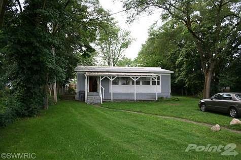 2nd image of 208 N Haver St