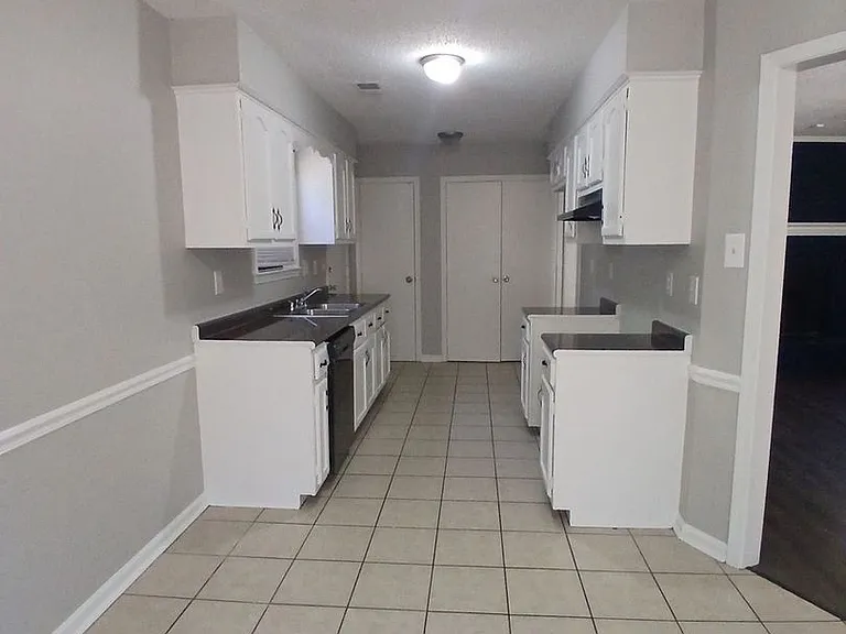 5962 Whisper Valley Dr — Photo 3