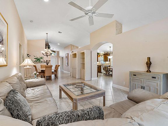 5th image of 10605 Tropical Breeze Ln