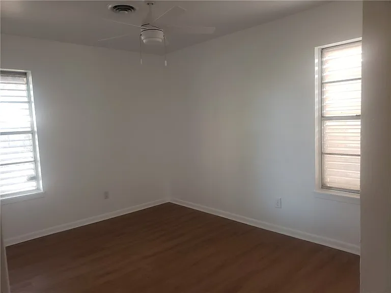 614 Bel Air Dr — Photo 8