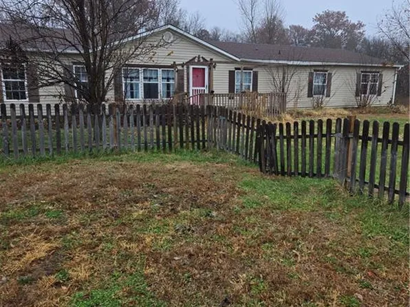 404 NE State Rte E, Adrian, MO 64720