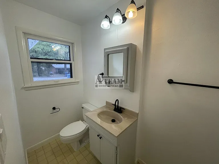 505 Highland Dr — Photo 10