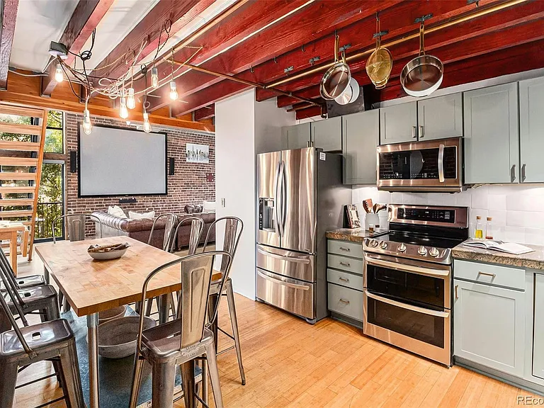 3225 Blake St — Photo 3